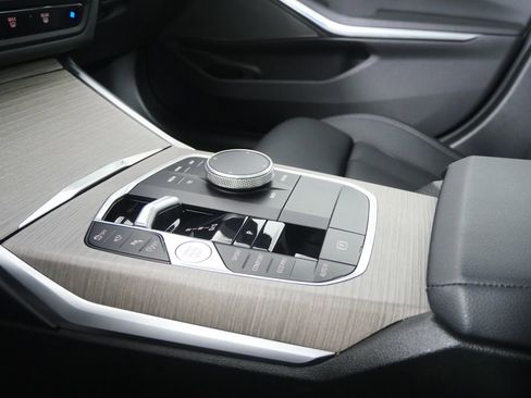 Used 2025 BMW 330i Sedan w/ Premium Package image 24