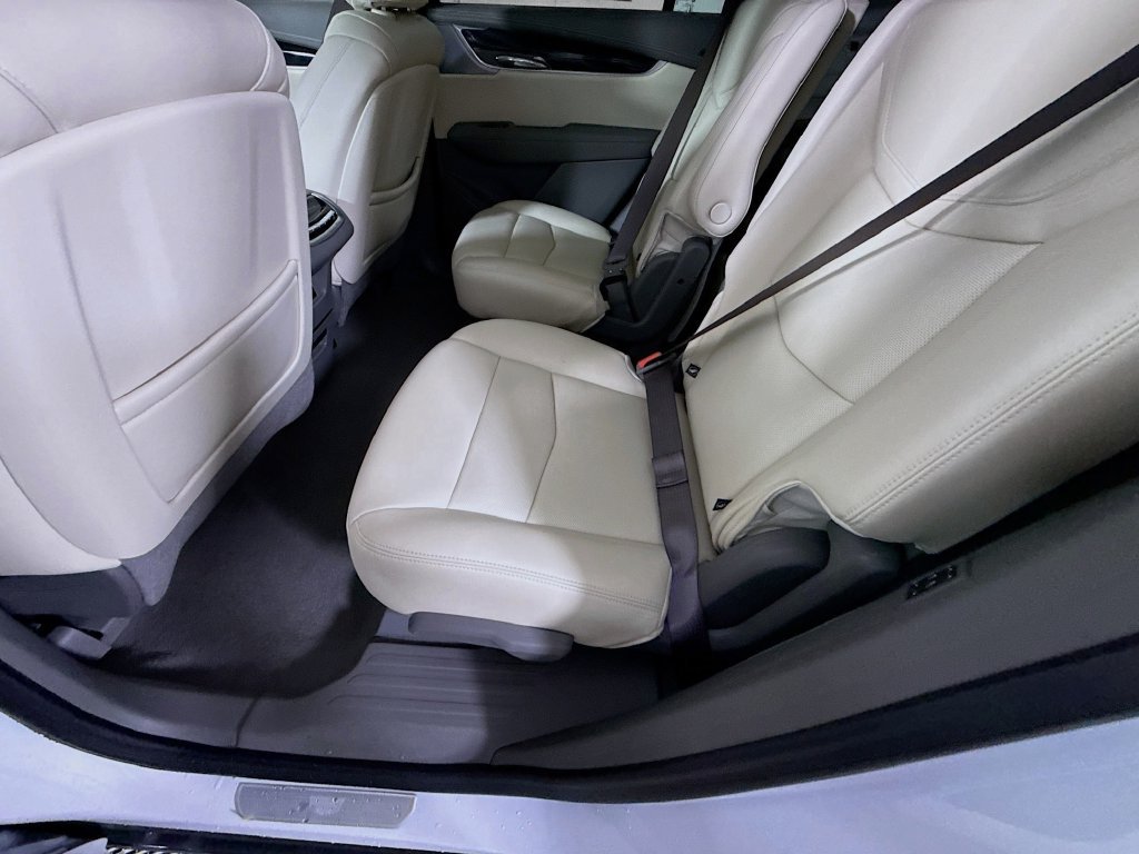 Used 2025 Cadillac XT6 Premium Luxury w/ LPO, Floor Liner Package AWD/4WD image 29