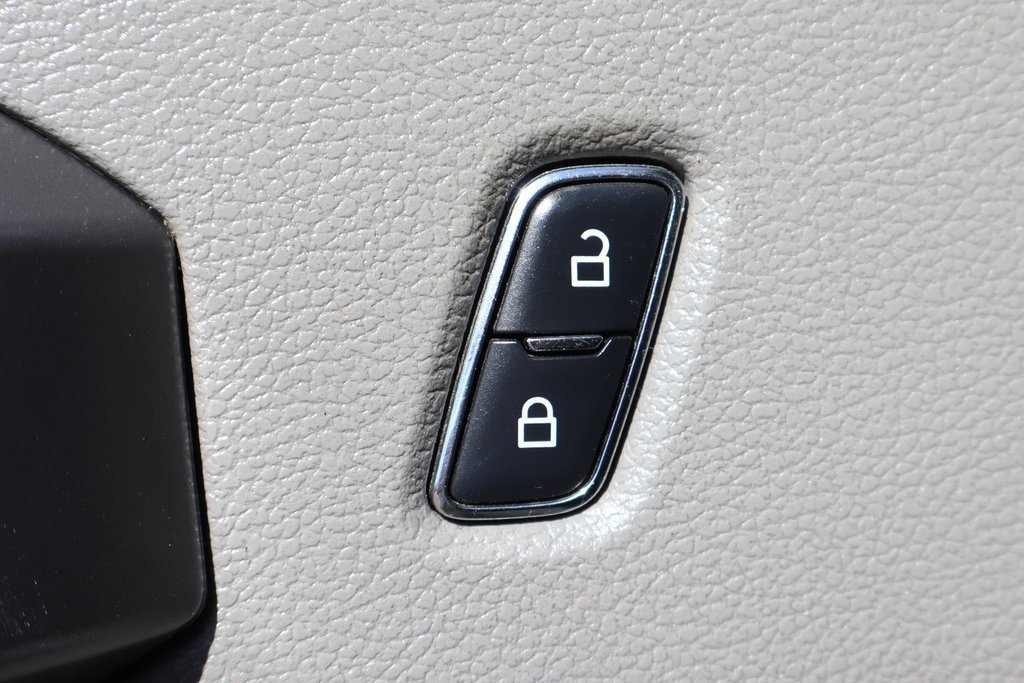 Used 2019 Ford F550 4x4 Crew Cab Super Duty image 16