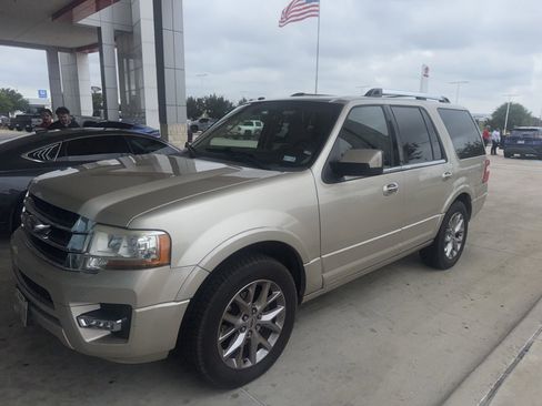 Used 2017 Ford Expedition Limited w/ Equipment Group 301A RWD image 1