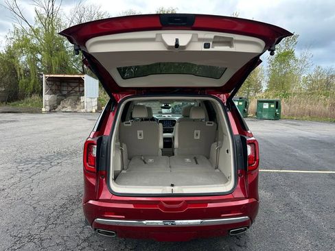 Used 2022 GMC Acadia Denali w/ Denali Ultimate Package FWD image 18
