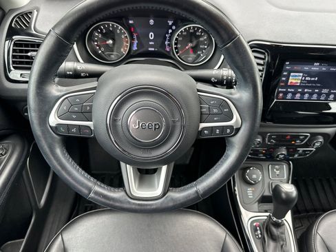 Used 2019 Jeep Compass Latitude AWD/4WD image 16