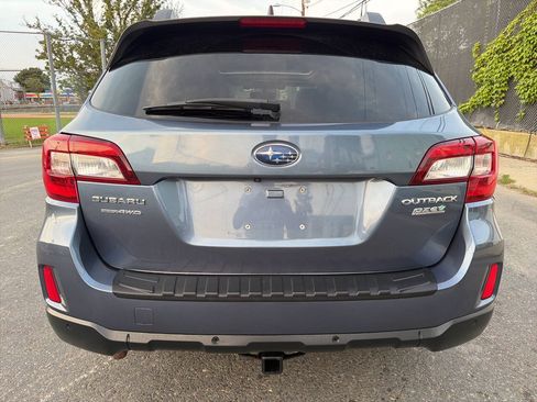 Used 2017 Subaru Outback 2.5i Limited AWD/4WD image 9