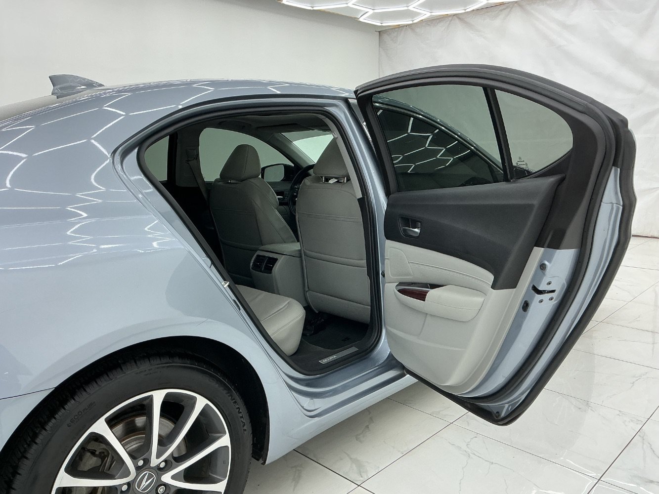 Used 2016 Acura TLX w/ Technology Package FWD image 23
