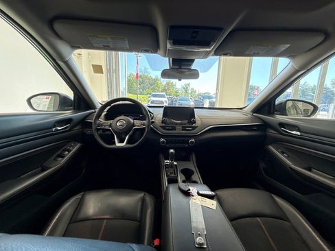 Used 2021 Nissan Altima 2.5 SR w/ SR Premium Package FWD image 13