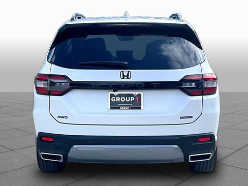 Used 2026 Honda Pilot image 5