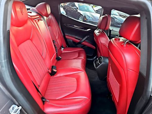 Used 2022 Maserati Ghibli Modena image 39