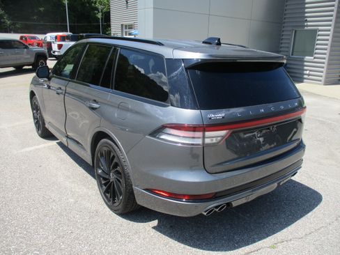 Used 2025 Lincoln Aviator Reserve w/ Equipment Group 201A AWD/4WD image 6
