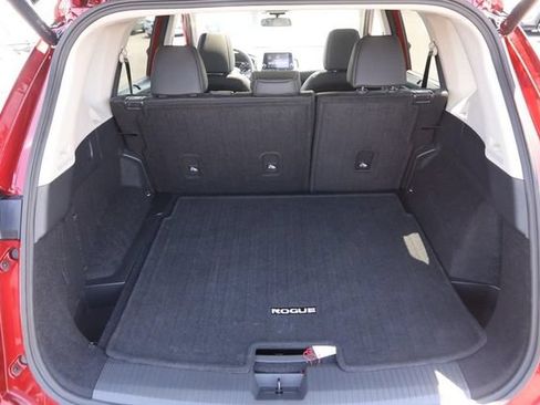 Certified 2025 Nissan Rogue SV w/ SV Premium Package FWD image 7