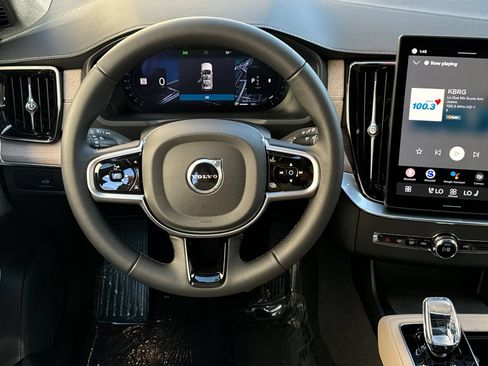 New 2026 Volvo XC90 B5 Ultra w/ Protection Package Premier AWD/4WD image 14