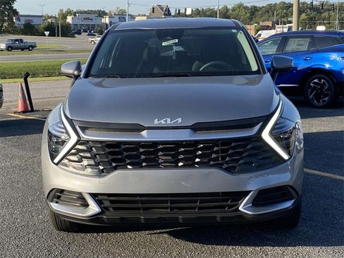 New 2024 Kia Sportage LX image 8