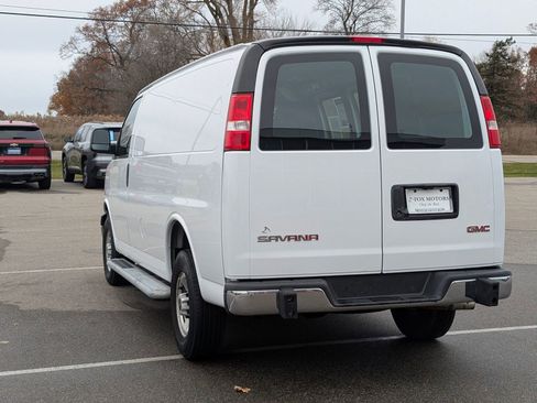 Used 2024 GMC Savana 2500 w/ Driver Convenience Package image 6