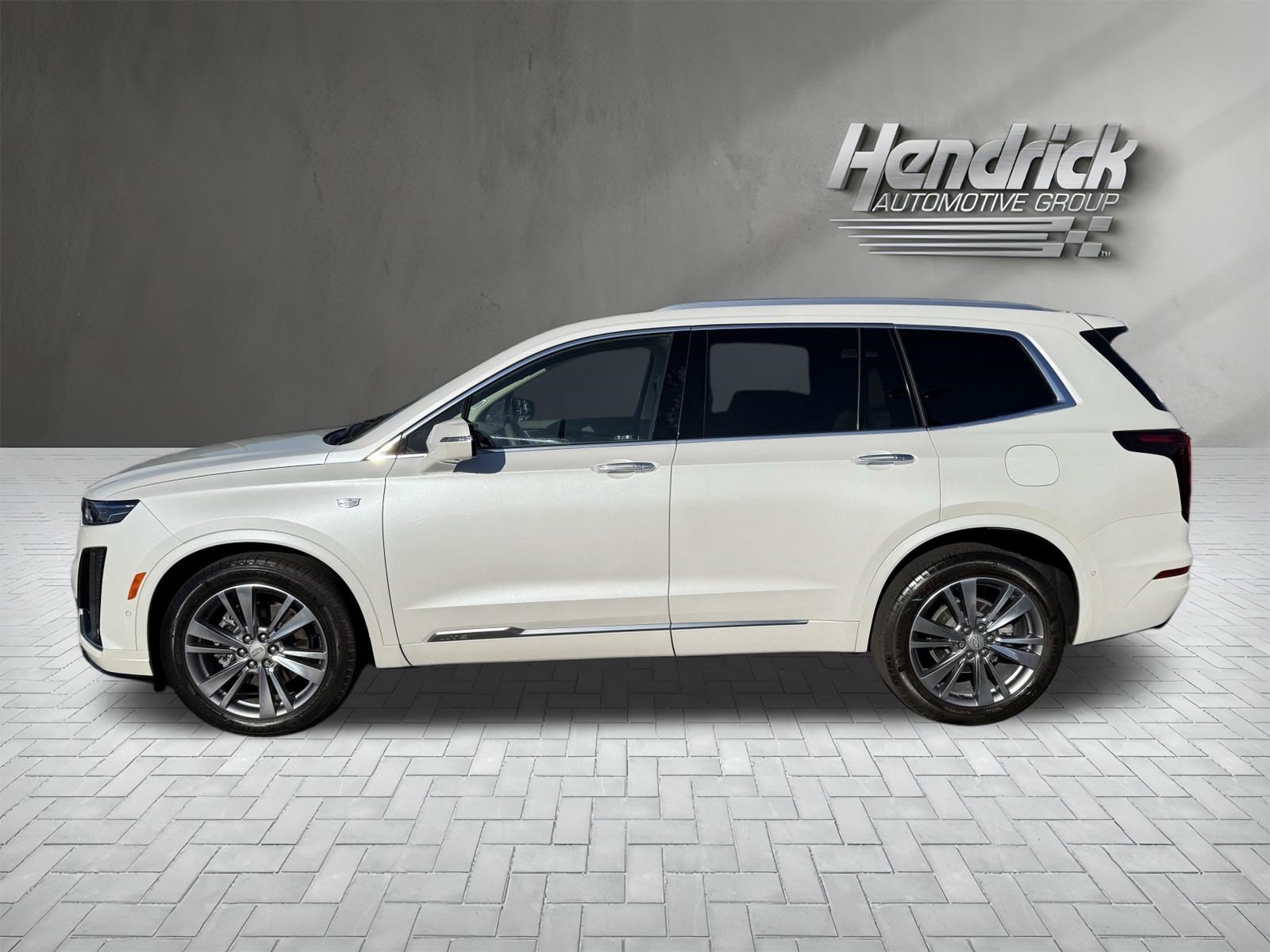 Used 2025 Cadillac XT6 Premium Luxury w/ Technology Package FWD image 7