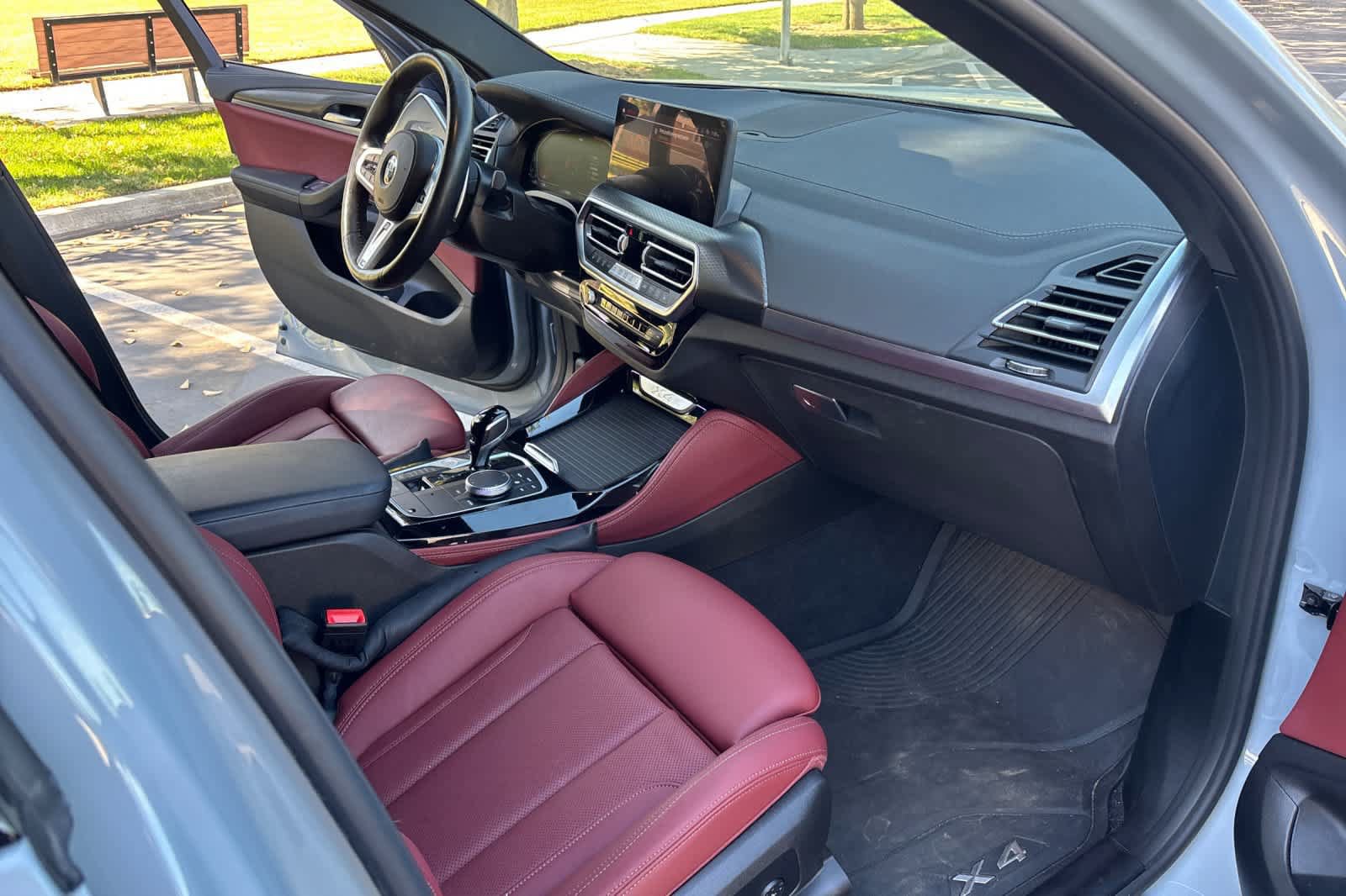 Used 2024 BMW X4 xDrive30i AWD/4WD image 17