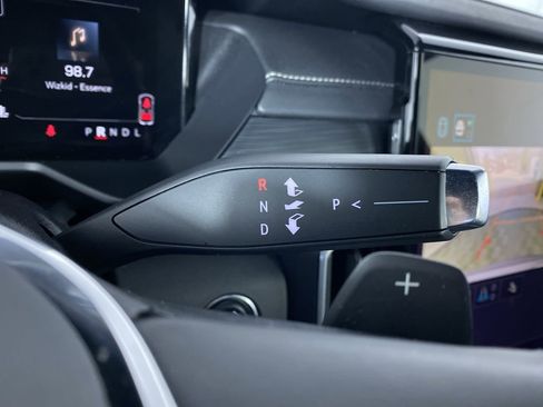 Certified 2025 GMC Acadia Elevation image 7