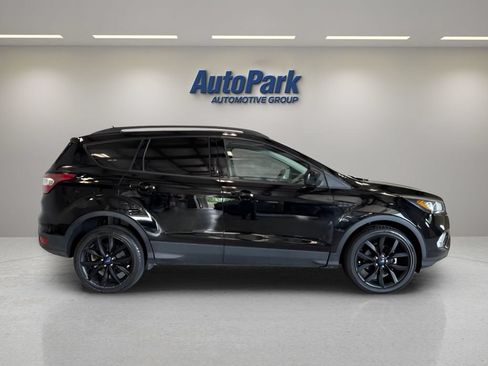Used 2018 Ford Escape SE w/ SE Sport Appearance Package FWD image 8