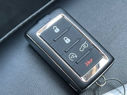 Used 2023 Jeep Grand Cherokee Limited AWD/4WD image 35