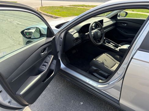 Used 2023 Honda Accord LX image 13