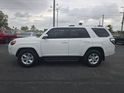 Used 2024 Toyota 4Runner SR5 Premium w/ Moonroof Package image 6