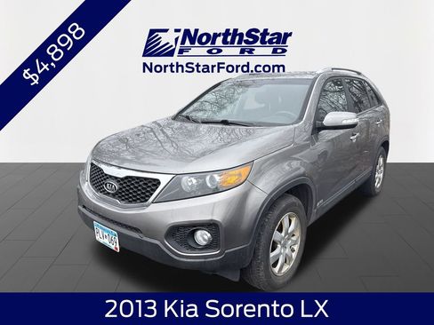 Used 2013 Kia Sorento LX w/ Convenience Pkg image 1
