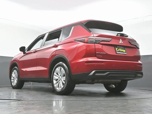 Used 2025 Mitsubishi Outlander ES AWD/4WD image 44