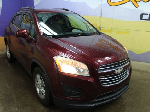Used 2016 Chevrolet Trax LT FWD image 2
