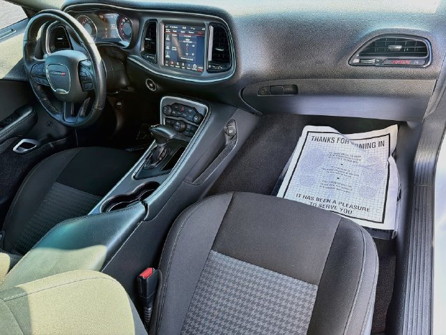 Used 2022 Dodge Challenger R/T Scat Pack w/ Driver Convenience Group RWD image 29