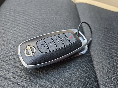 Used 2024 Nissan Rogue SV AWD/4WD image 36