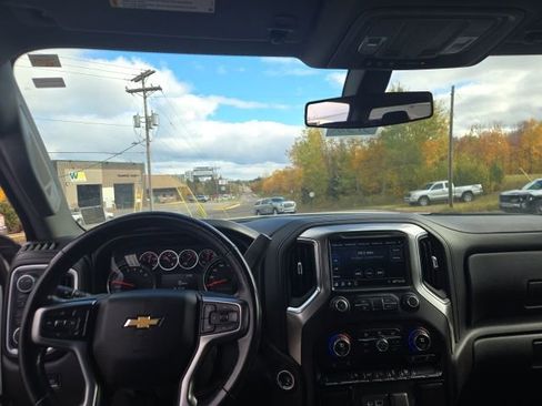 Used 2021 Chevrolet Silverado 1500 LT image 46