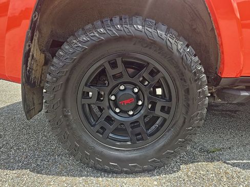 Used 2024 Toyota 4Runner TRD Off-Road Premium w/ Moonroof Package AWD/4WD image 29