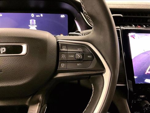 Used 2023 Jeep Grand Cherokee Limited image 18