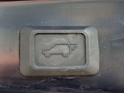 Certified 2023 Toyota RAV4 XLE Premium AWD/4WD image 31