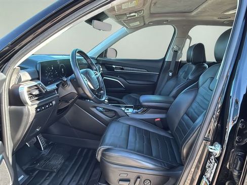 Used 2024 Kia Telluride SX Prestige w/ Towing Package image 17