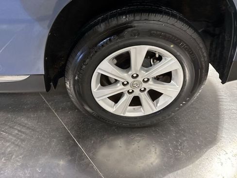 Used 2011 Toyota Highlander 4WD image 12