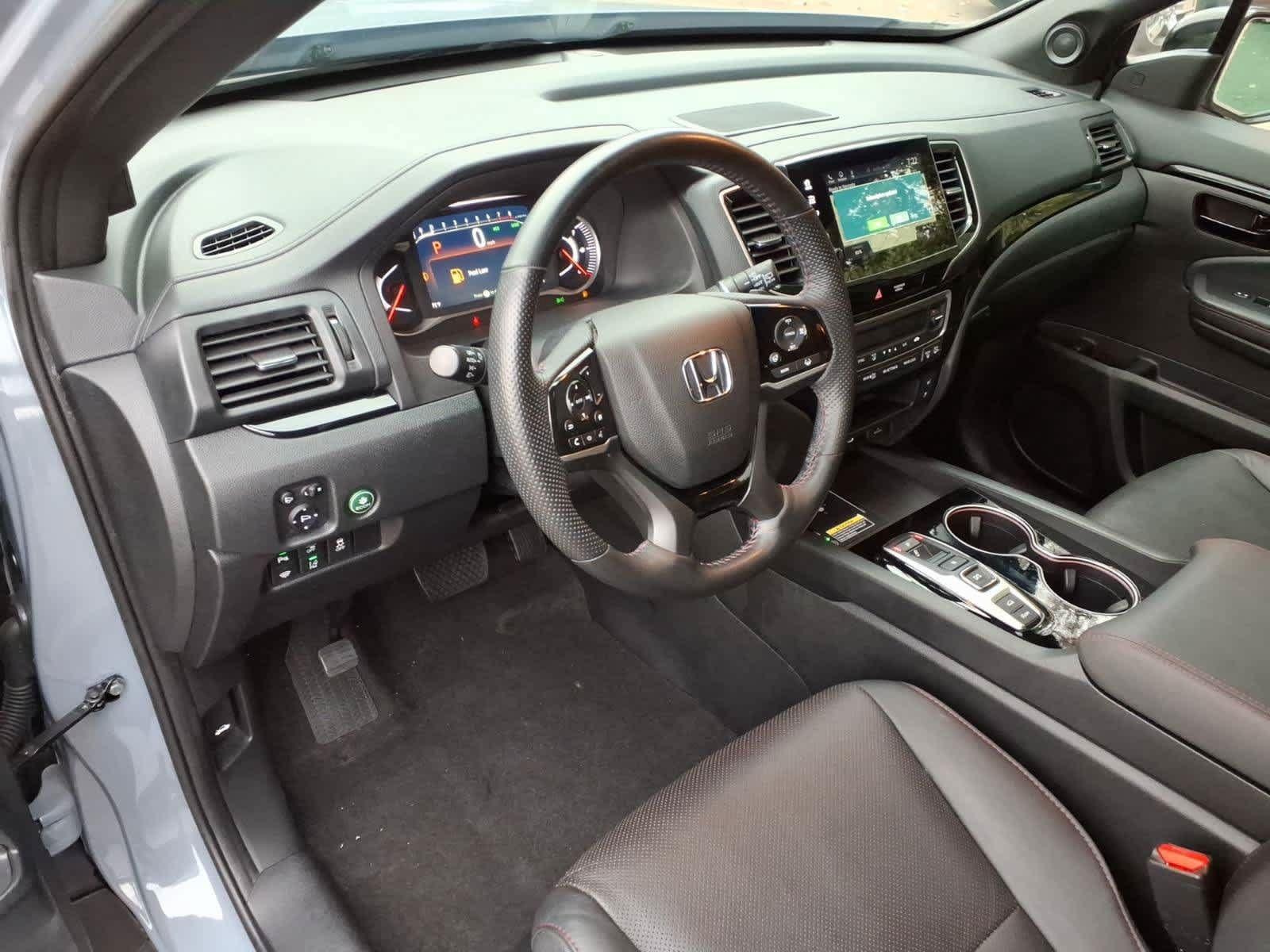 Used 2024 Honda Passport Black Edition image 13