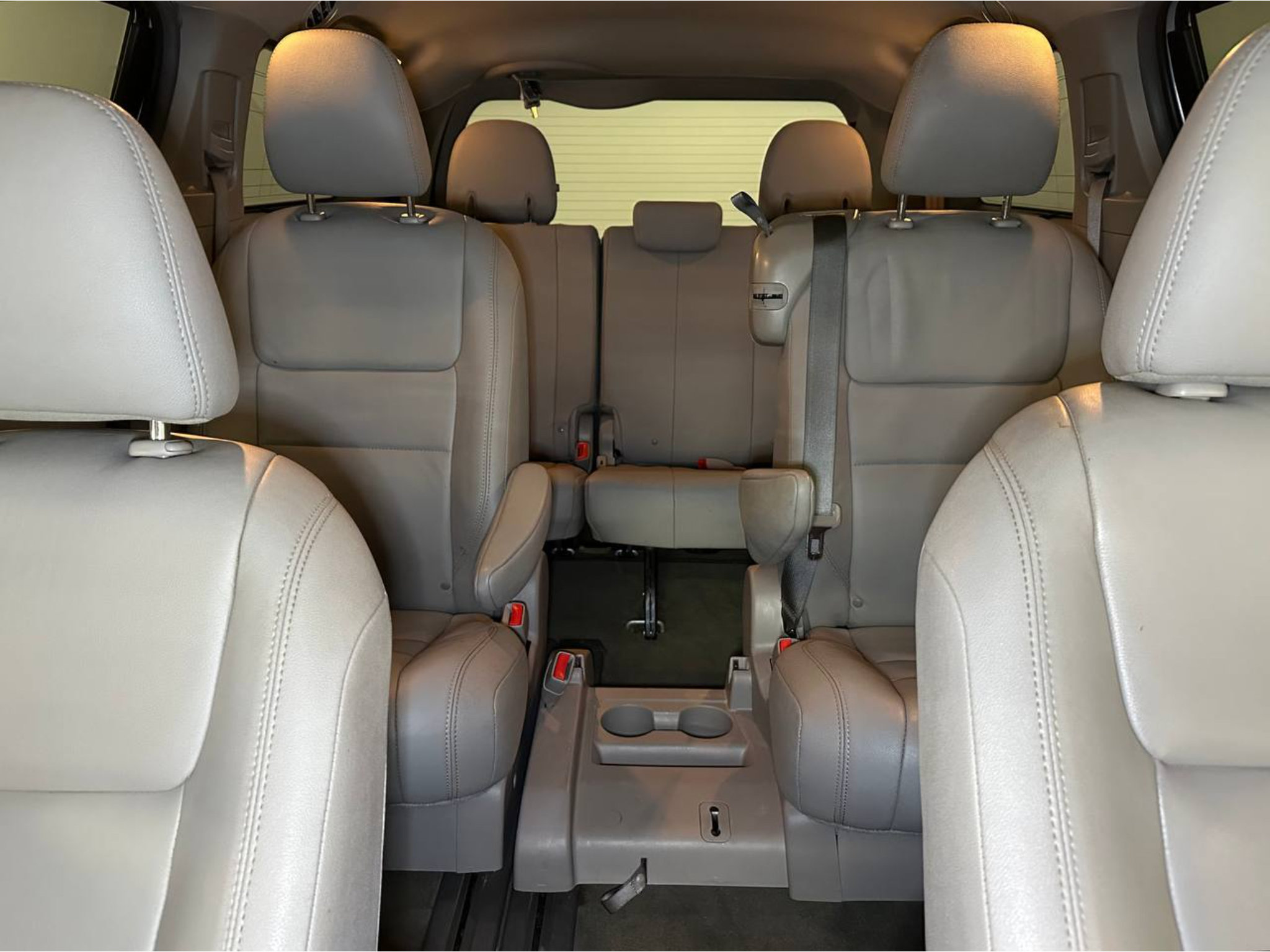 Used 2017 Toyota Sienna XLE w/ XLE Navigation Package FWD image 24
