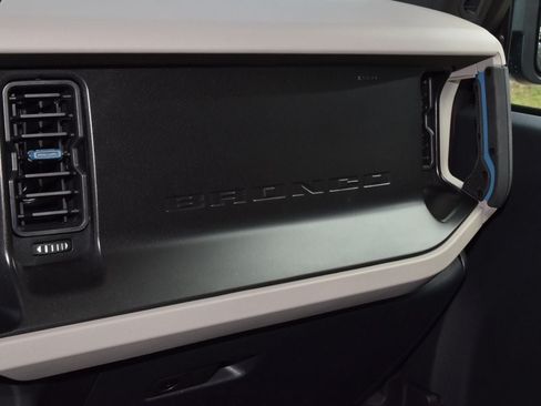 Certified 2022 Ford Bronco Wildtrak AWD/4WD image 36