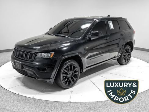 Used 2019 Jeep Grand Cherokee Altitude AWD/4WD image 1