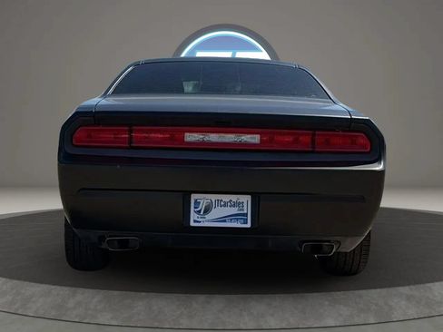 Used 2011 Dodge Challenger RWD image 35