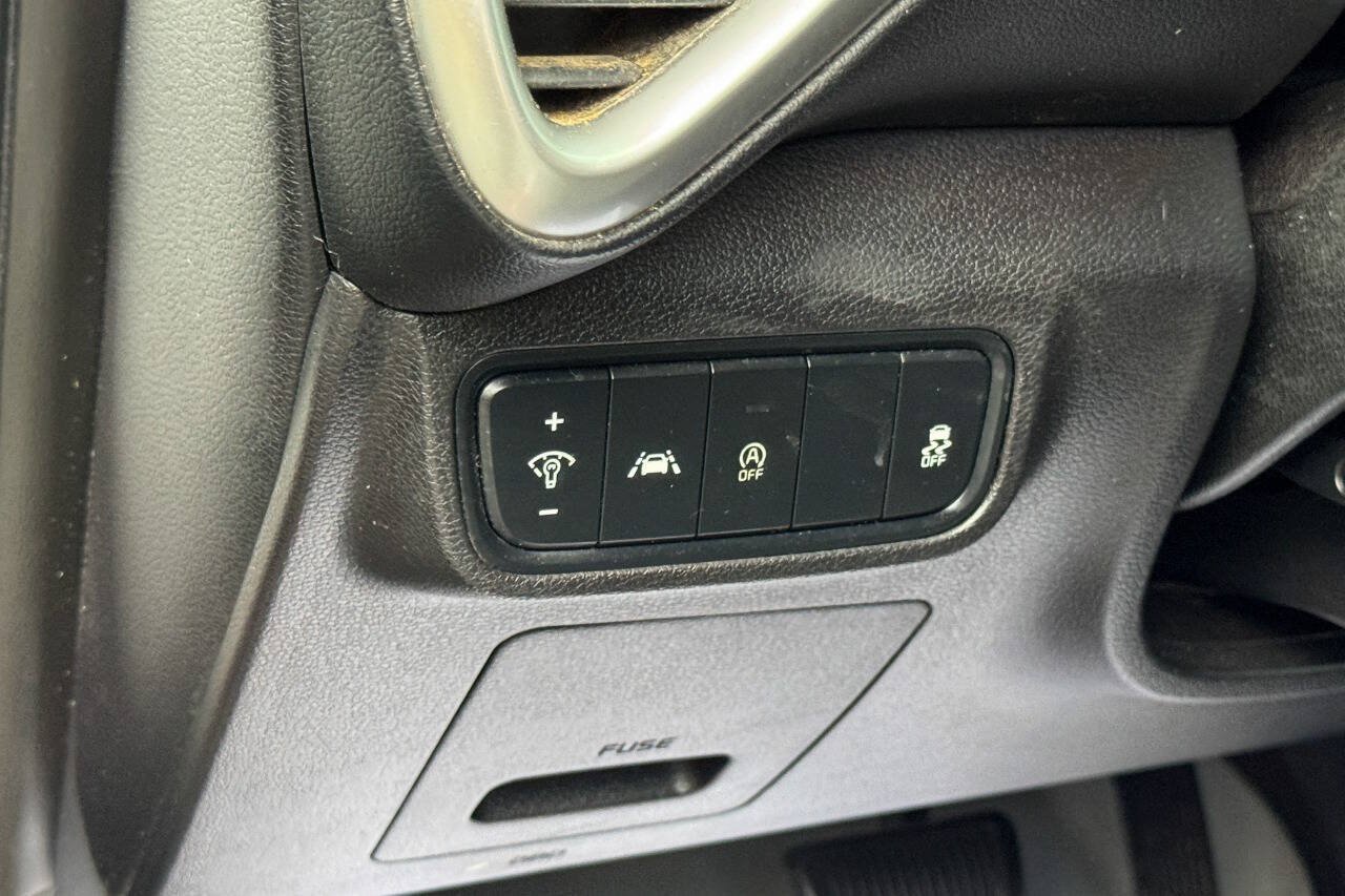 Used 2020 Kia Soul GT-Line FWD image 21
