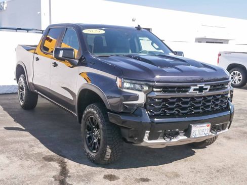 Used 2024 Chevrolet Silverado 1500 ZR2 w/ Technology Package AWD/4WD image 3