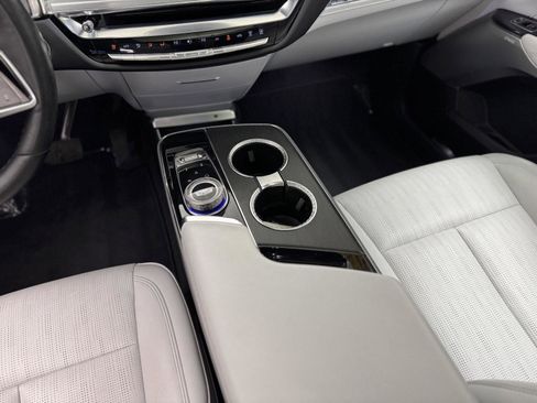 Used 2024 Cadillac Lyriq Luxury image 33