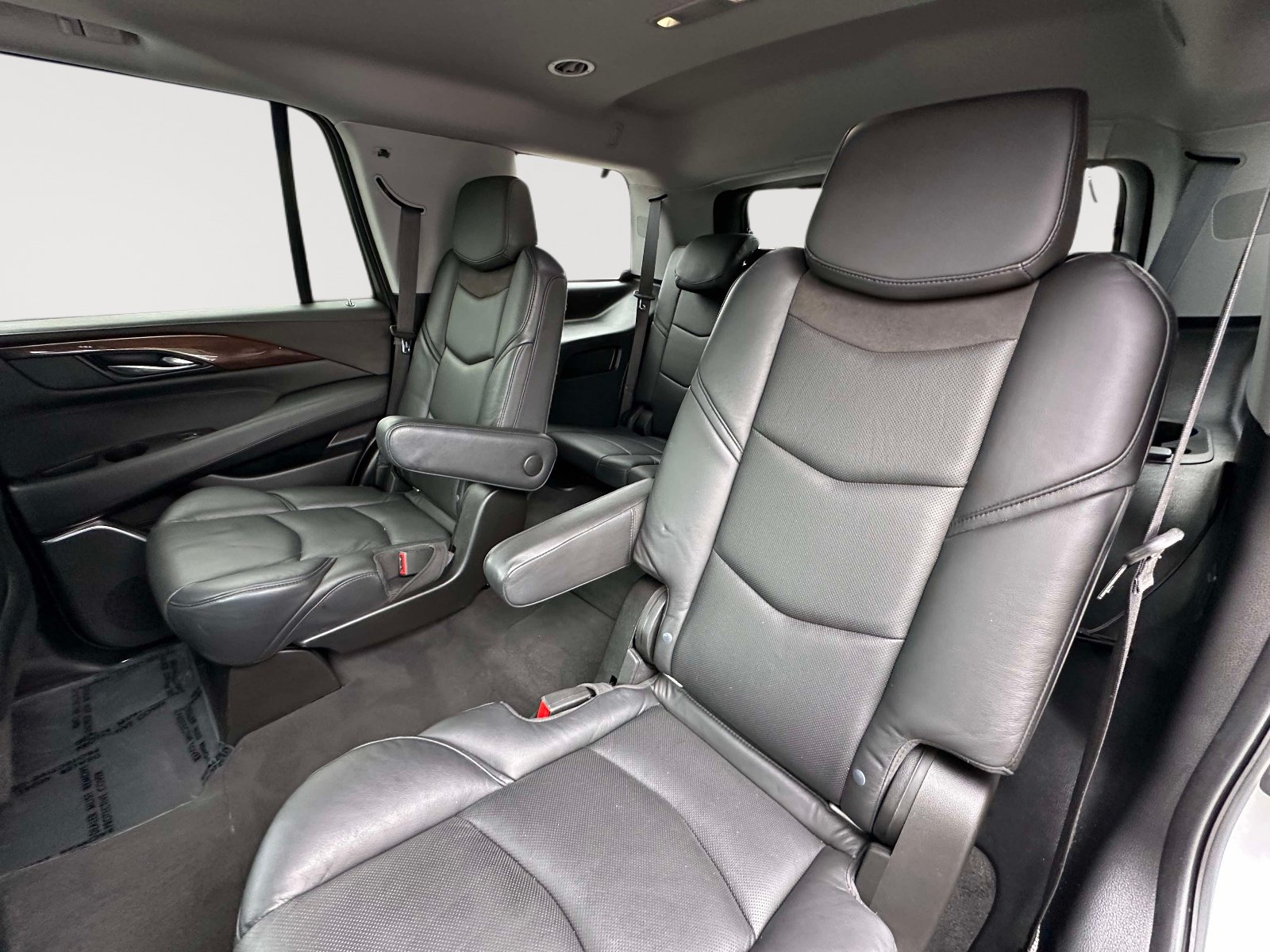 Used 2020 Cadillac Escalade Premium Luxury AWD/4WD image 30