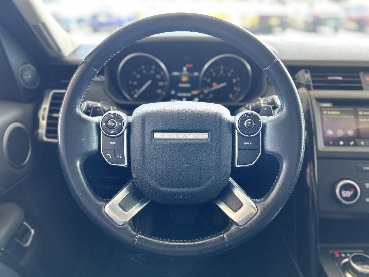 Used 2018 Land Rover Discovery SE AWD/4WD image 63
