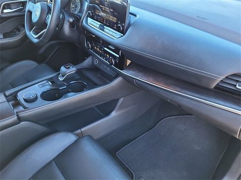 Used 2021 Nissan Rogue SL w/ Premium Package image 19