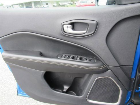 Used 2021 Jeep Compass Latitude image 18