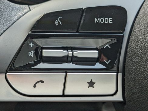 Certified 2025 Hyundai Elantra Sport image 22