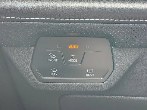 Used 2024 Volkswagen Atlas Cross Sport SEL Premium R-Line AWD/4WD image 25