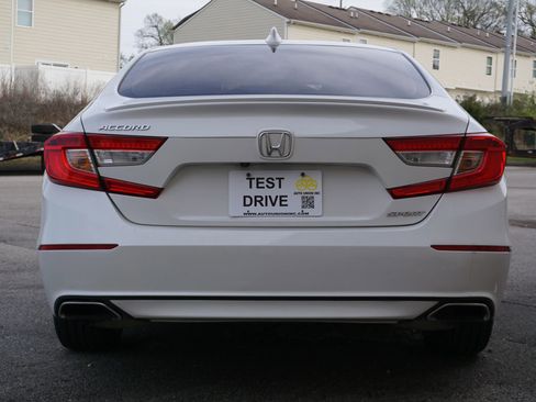 Used 2018 Honda Accord Sport image 8