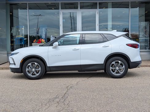 Certified 2025 Chevrolet Blazer LT AWD/4WD image 5